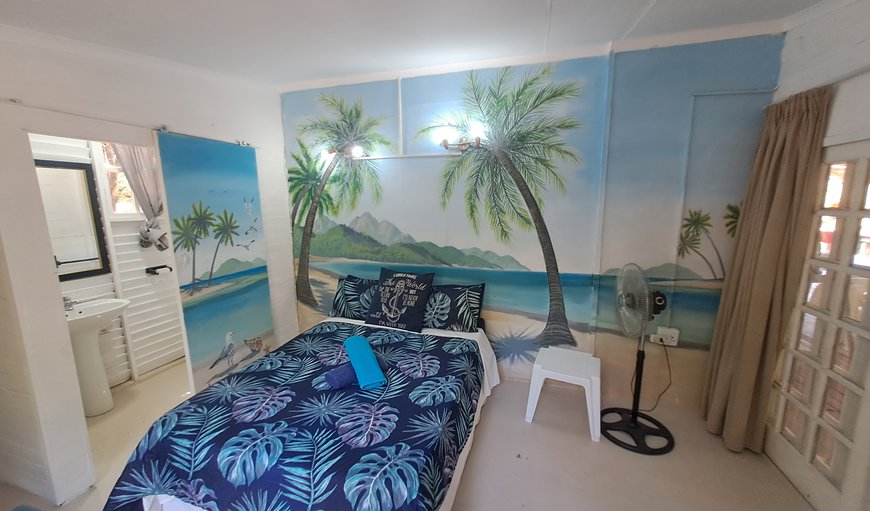 3 x Bedroom Beach House: Bedroom 1