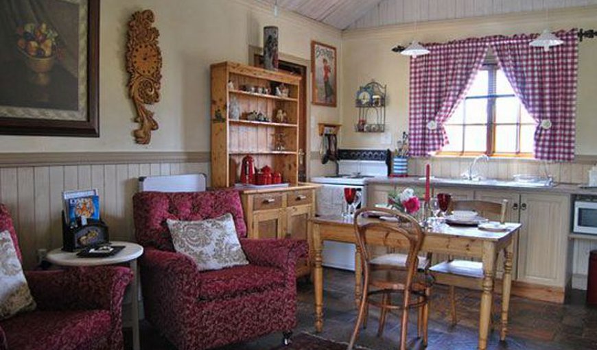 Old English Cottage: Old English Cottage - Lounge area