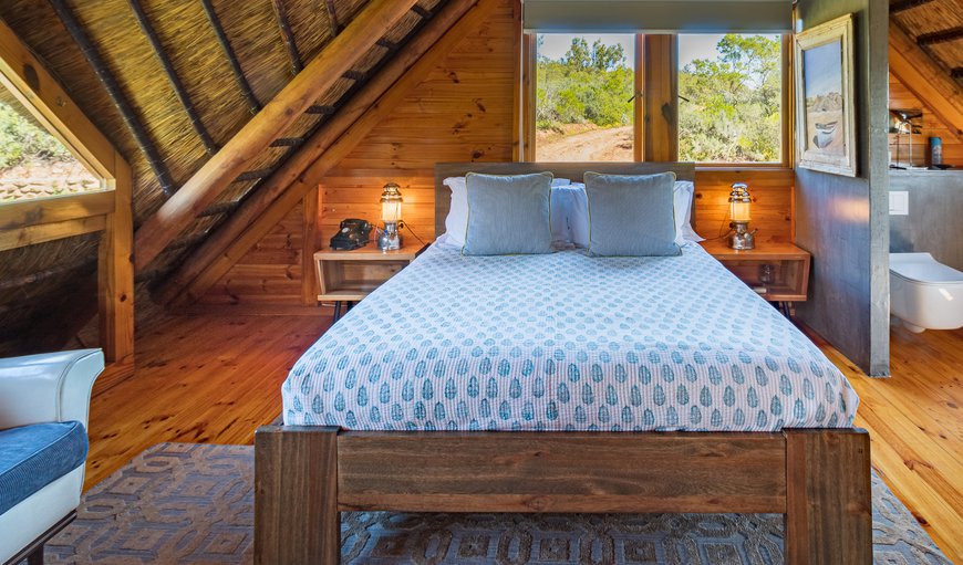Mountain Cabin: The main bedroom is in the loft space and has a Queen-size bed