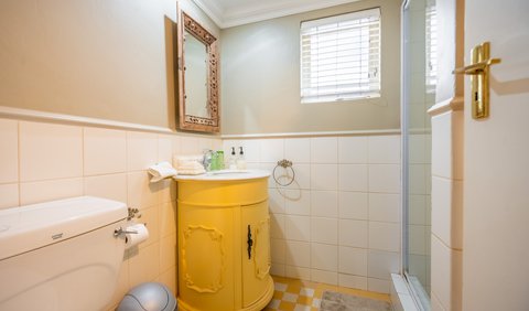 Double Room External Priv Bathroom: Budget Double Room