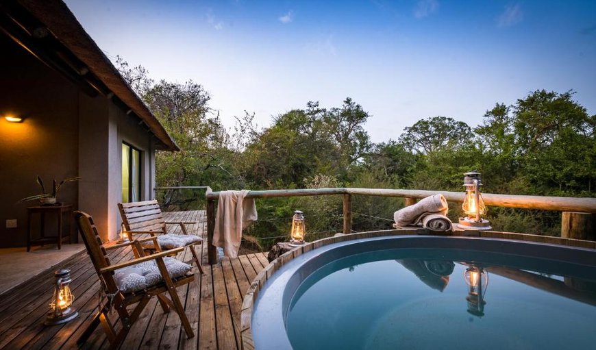 Rukiya River House: Rukiya River House - Hot tub