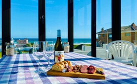 31 On Seaview Self Catering image