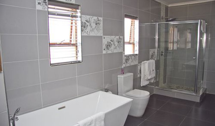 En-Suite Bedroom photo 7