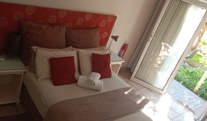 Standard Double Rooms: Standard Double Rooms - Bedroom with a double bed