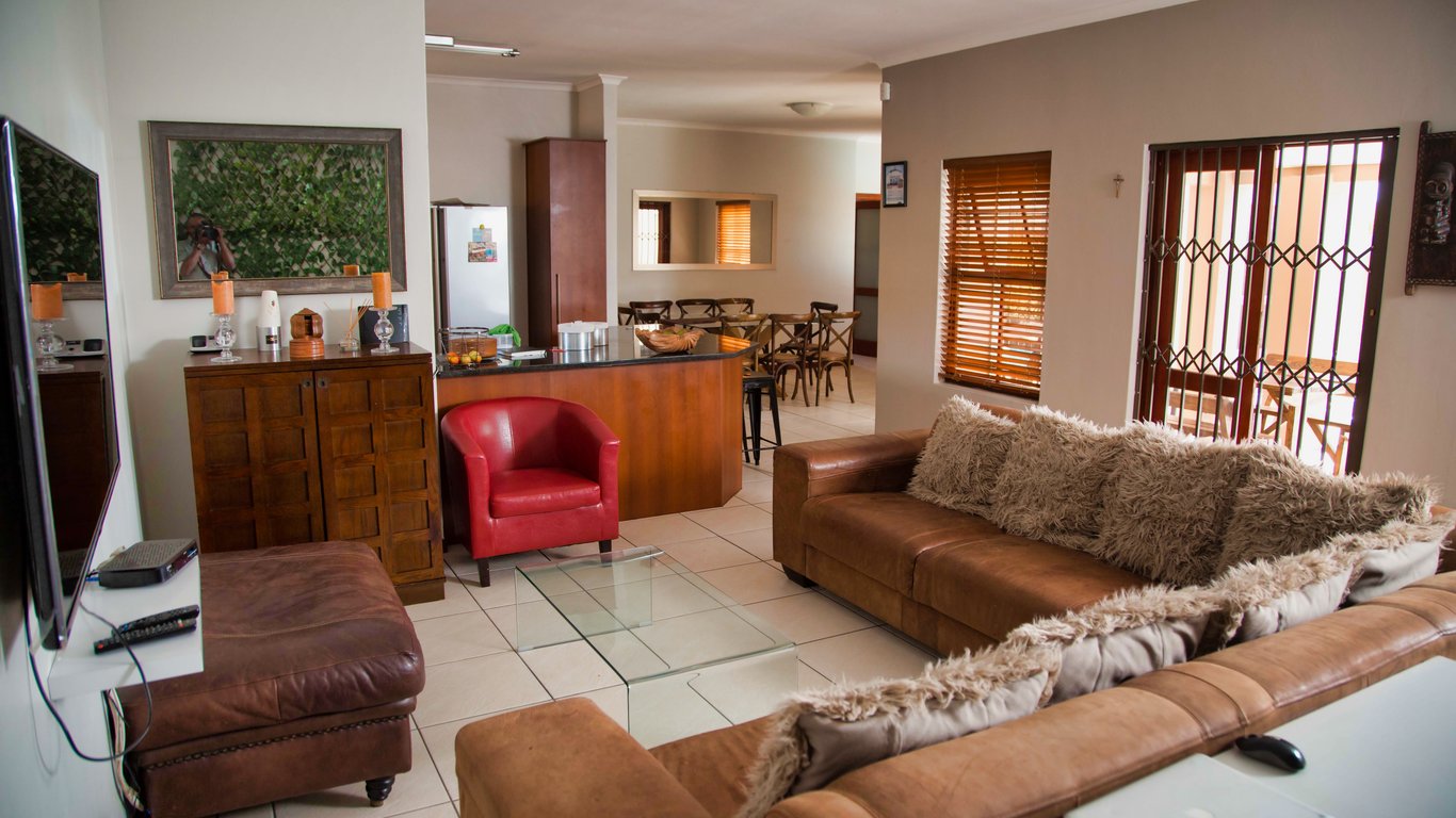 WLKom Guest House in Parklands, Cape Town — Best Price Guaranteed
