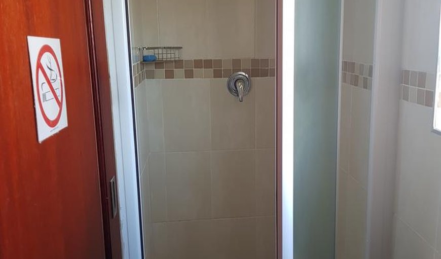 Standard Double Room: Standard Room /Bathroom