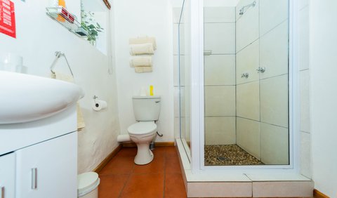 Twin Room - Meulkamer: Meulkamer bathroom