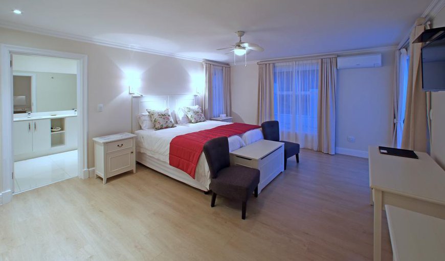 Fuchsia: The Fuchsia Room has an extra length King-sized bed 