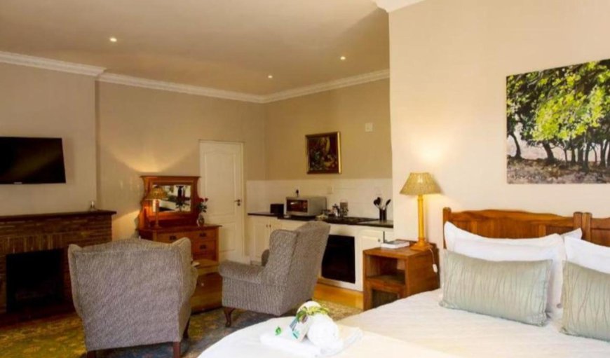 Self Catering Standard Room: TV and multimedia