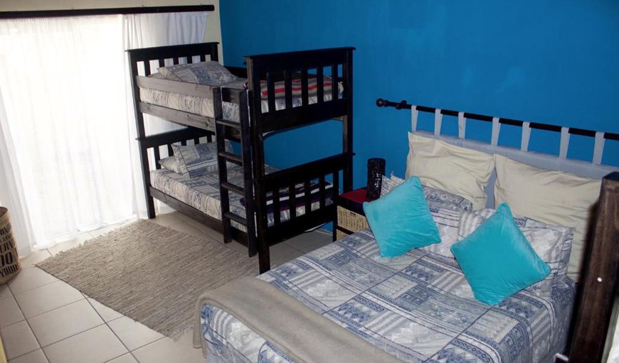 Apartment Sleeping 1-6 pax: Bedroom with a double bed and 2 bunk beds