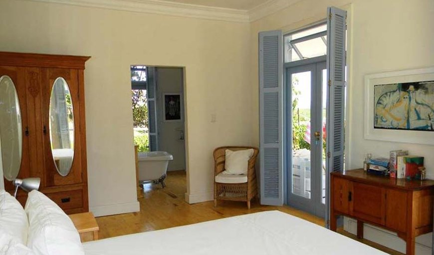 Klaasvoogds Cottage: Bedroom with Double Bed