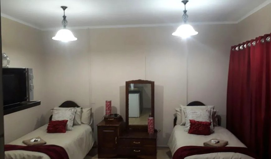 Twin Room - 2 Sleeper: Twin Room - 2 Sleeper - Bedroom with 2 single beds