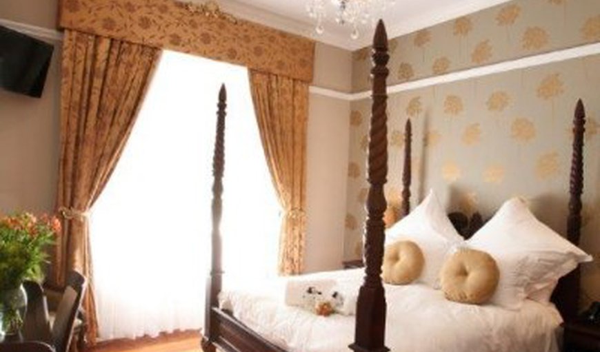 The Gold Room: The Gold Room - Bedroom