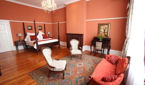The Orange Room: The Orange Room - Bedroom