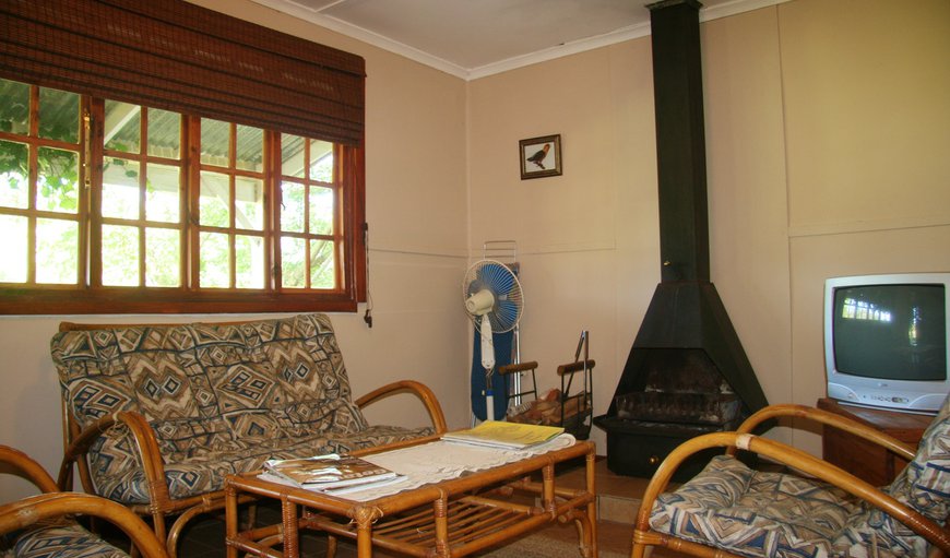 Timber Cottage: Timber Cottage - Cape Parrot -Lounge