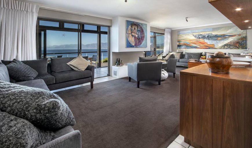 Cliff Lodge guesthouse has a stylish sea view guest lounge with a fire place for chilly nights, an all weather sea-front conservatory and a spacious balcony overlooking the sea. Cliff Lodge guesthouse has a stylish sea view guest lounge with a fire place for chilly nights, an all weather sea-front conservatory and a spacious balcony overlooking the sea.