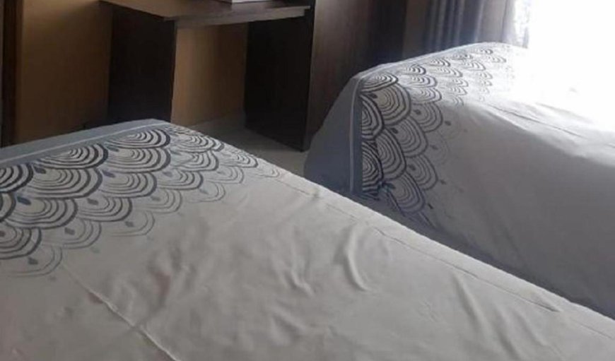Standard Twin Room: Photo of the whole room