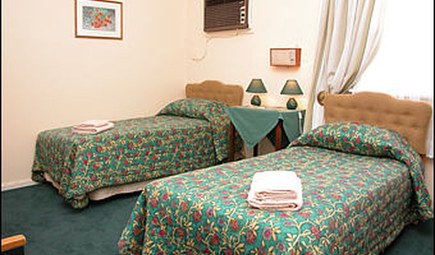 Twin Bedroom Suites: Suite Twin Bedroom