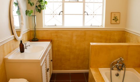 Suite with a River View: Riverside's Bathroom
