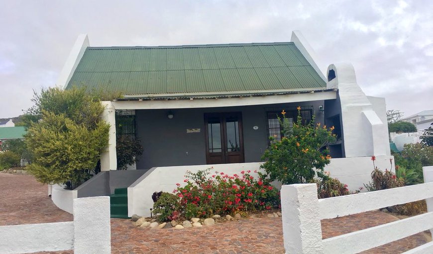 Oystercatcher Cottage: Oystercatcher Cottage - Beautiful exterior