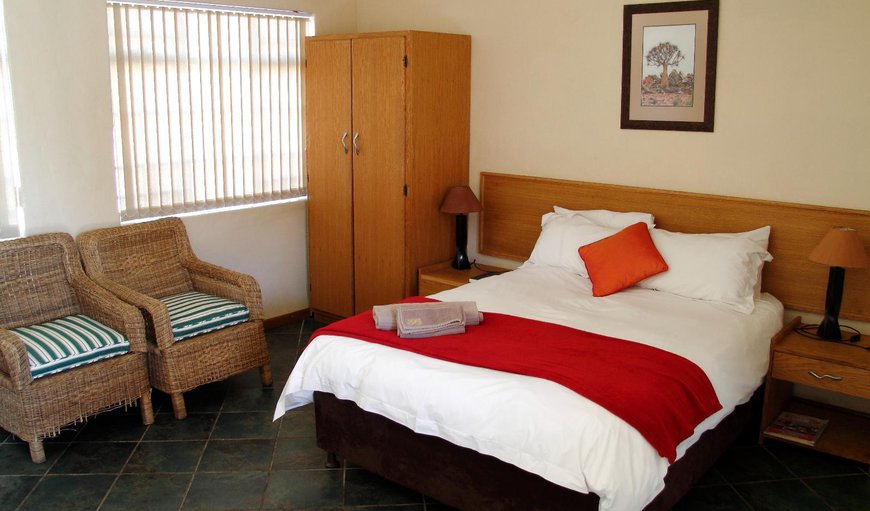 Self-catering Double Room: Bed