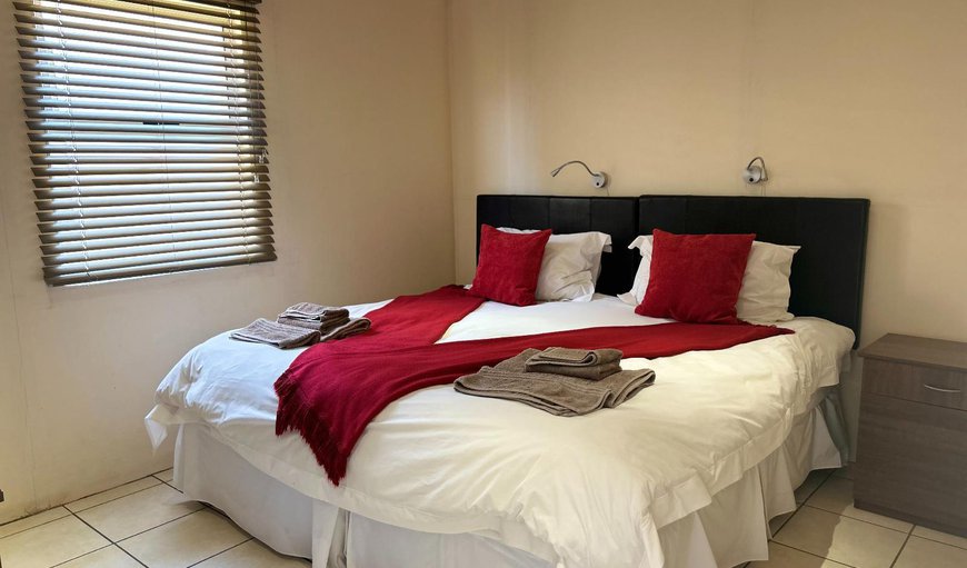 Self-catering Double and Twin Room: Bed