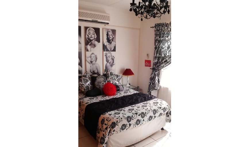 Room 2 - Marilyn Monroe Room: Marilyn Monroe Room- located upstairs