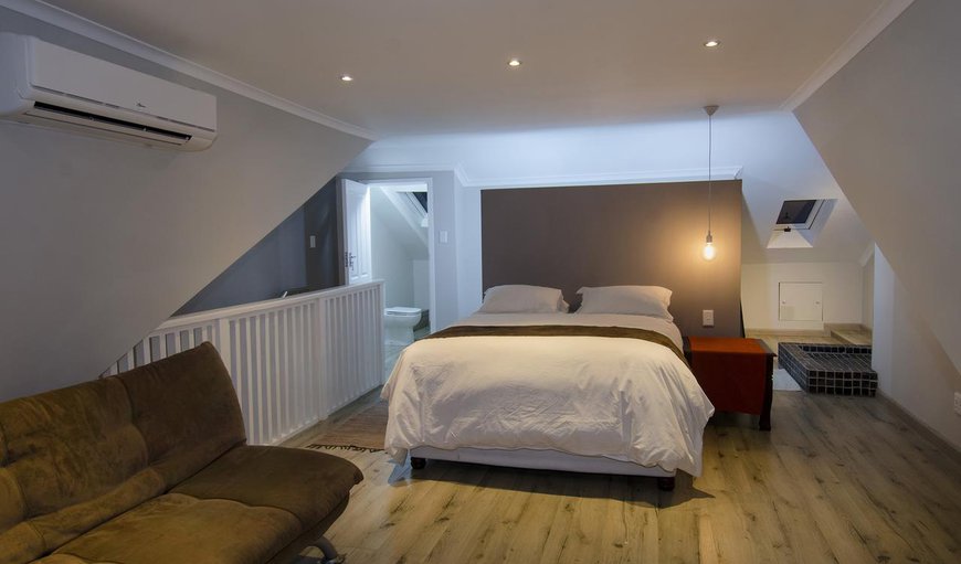 809 Umdloti Resort: Bedroom with Queen Size Bed and En-Suite Bathroom