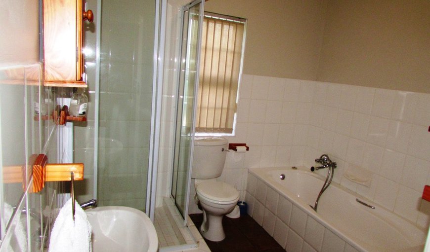 30 Branderdraai: Bathroom with Bath and Shower