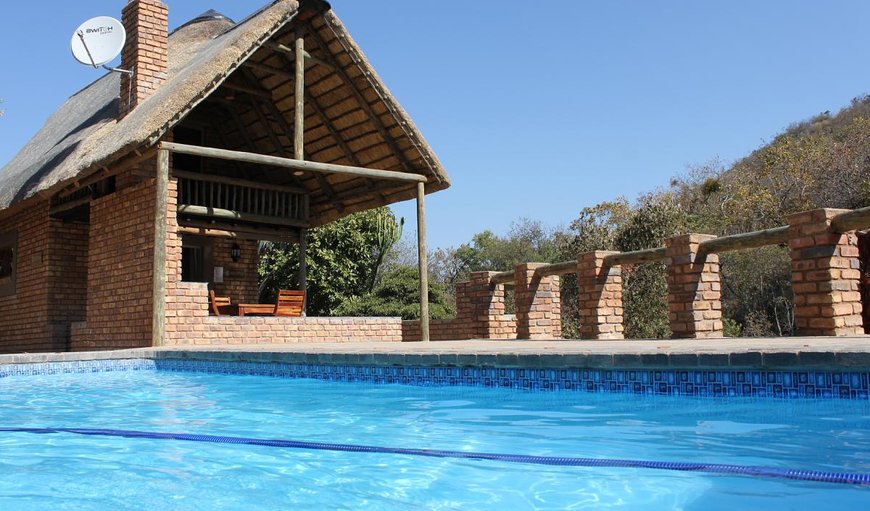 Oryx Lodge: Oryx Lodge with swimming pool.