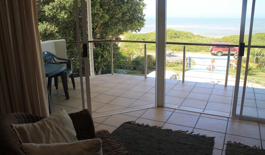 Whale Watch Suite provides an unobstructed view of the sea. Here you can breathe in the fresh sea air or sit with a sundowner and watch the waves. Whale Watch Suite provides an unobstructed view of the sea. Here you can breathe in the fresh sea air or sit with a sundowner and watch the waves.