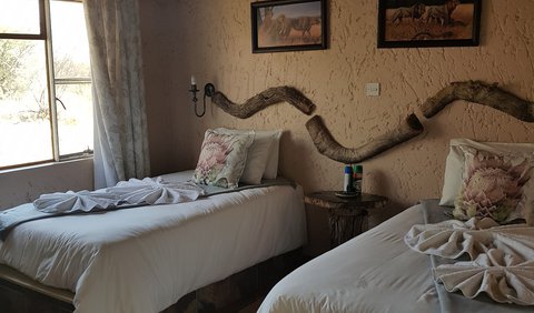 Twin Bed Chalet: Bedroom