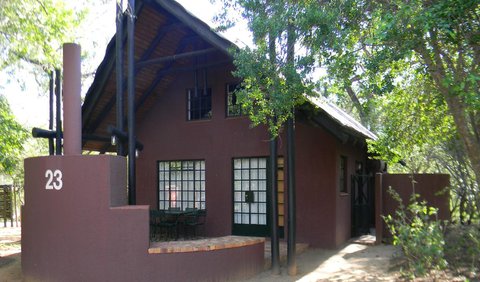 2 Bedroom with Loft: 2 Bedroom Chalet with Loft with a built in braai.