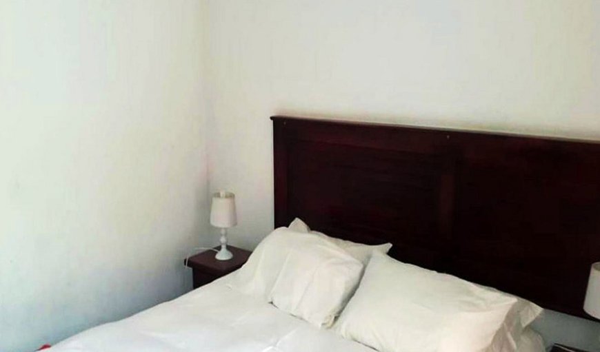 Unit 9 Self-Catering Double Room: Apt 9 Self-Catering Double Room - Bedroom with a double bed