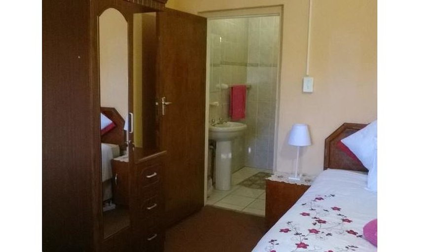 Twin Room Self Catering: Twin Room Self Catering - Bedroom