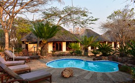 Zebula Golfers Lodge167 6chalets/12bedrooms. image