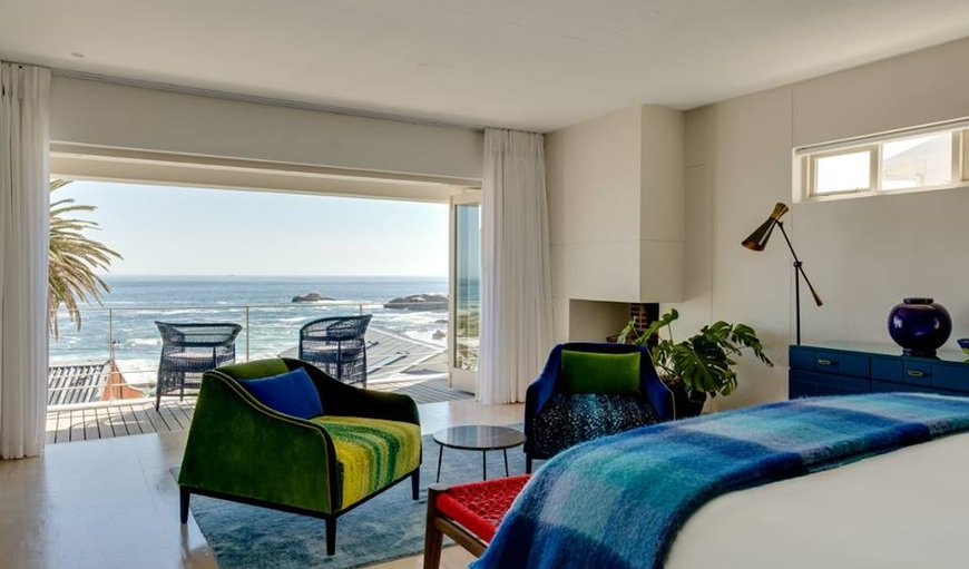 52 Victoria: Master bedroom with sea views