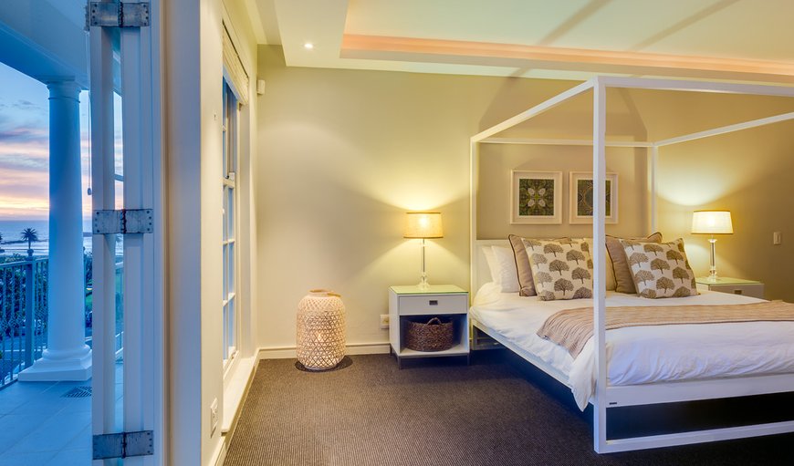 Cloud House: Master bedroom with king size bed