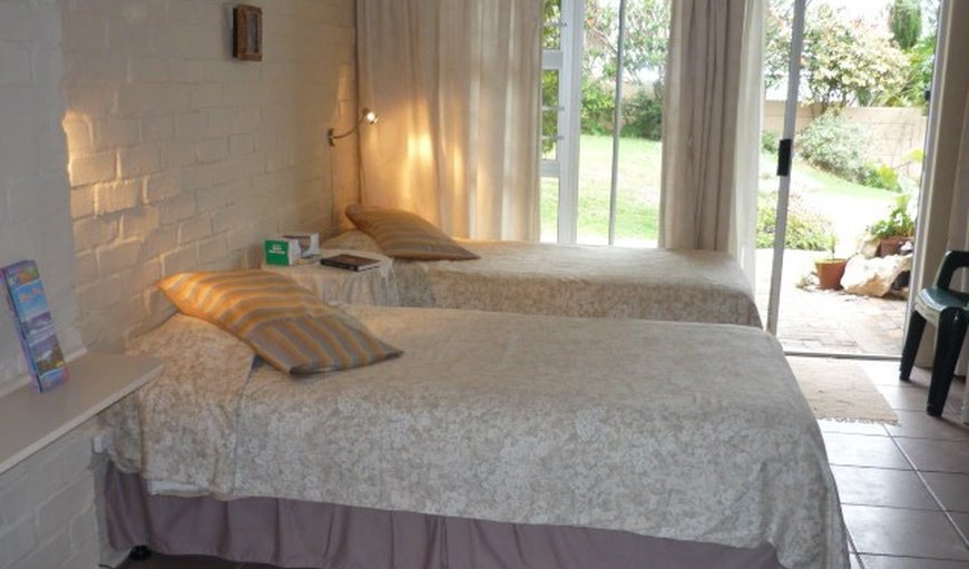 A1 Bay View cottage : ground floor Strandloper - Standard bedroom with twin single beds.