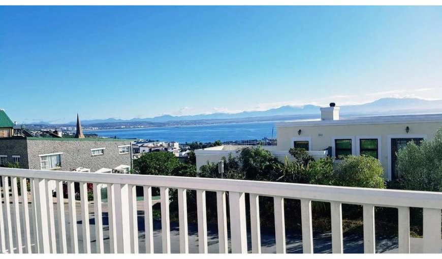 Welcome to the stunning Hanna's Ocean View Apartment in Linkside, Mossel Bay, Western Cape, South Africa
