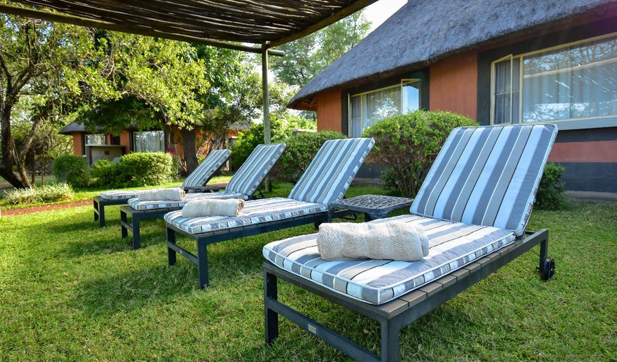 Twin /  King room: Outdoor seating area