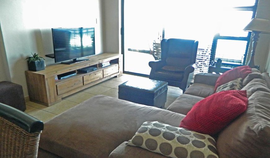 Apartment Bedrooms(3): Lounge Area with Patio and Balcony