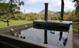 Pik 'n Wyntjie - With Lovely Wood- Fired Hot Tub. image