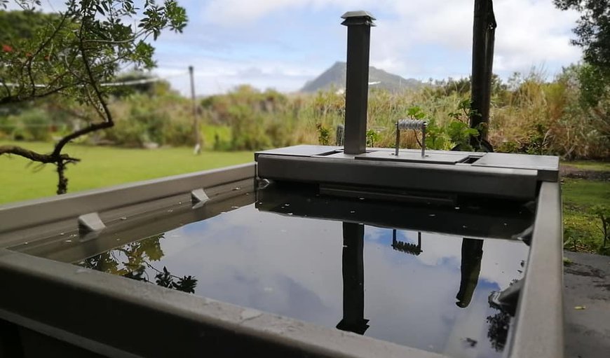 Lovely Wood Fired Hot Tub overlooking Nature Reserve in Betty's Bay, Western Cape, South Africa