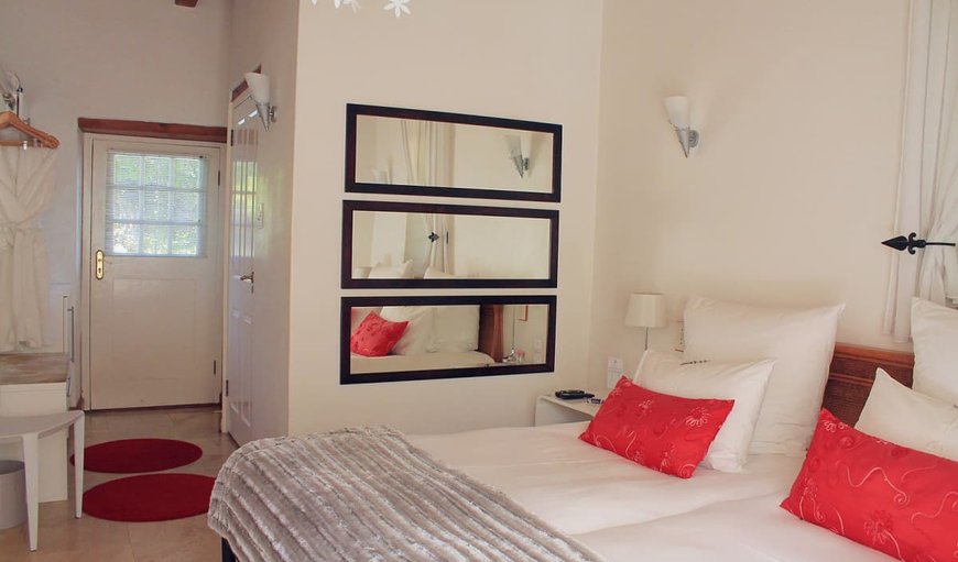 Rothman Manor | Basic Twin Cosy Bedroom: Rothman Manor Cozy Bedroom with two single- or 3/4-beds.
