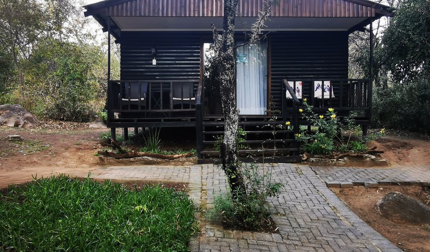The Hummingbird Cabin: The Hummingbird Cabin - Outside View of the Unit