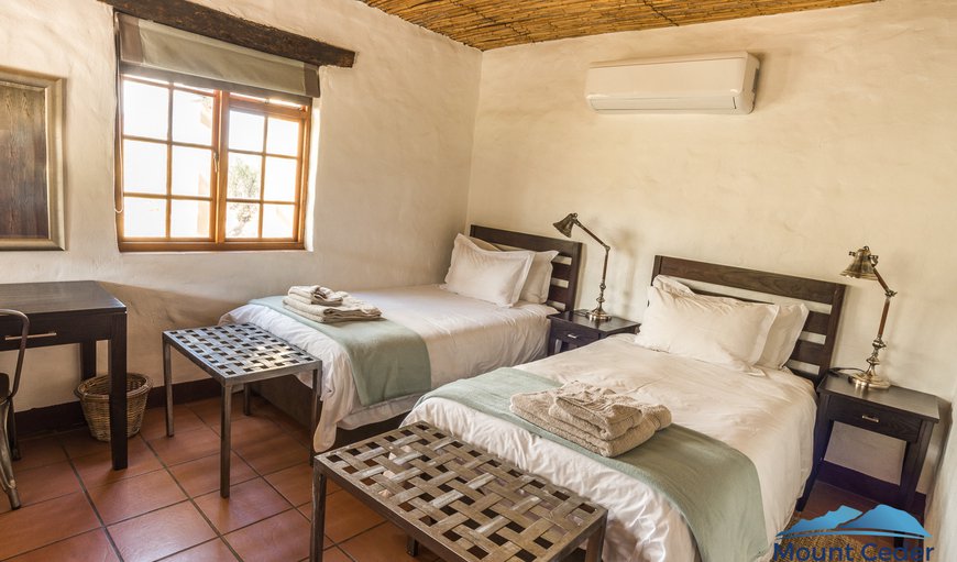 PUNTJIE (House - 6 Sleeper): Bedroom with 2 single beds