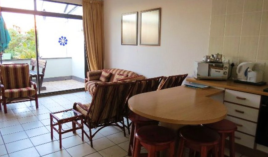 Dumela Flat 8: Lounge and Dining Area