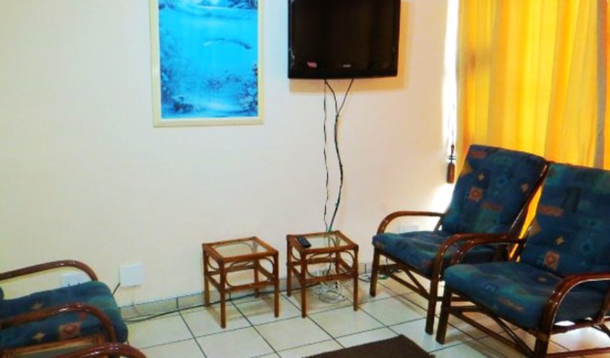 Dumela Flat 12: Lounge Area