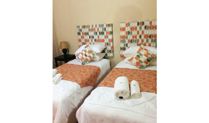 Room 2 - Twin Room En-suite: Twim Rooms
Consisting of 2 bedrooms with 2 x single beds each.